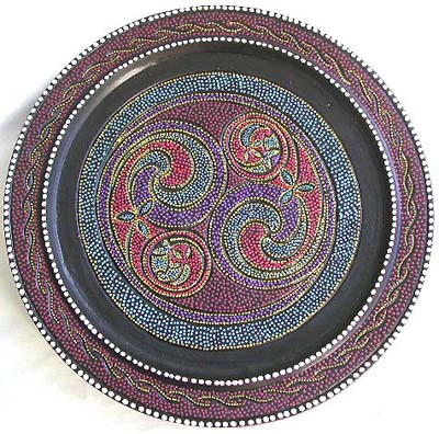 Batik pattern design rounded wooden plate, assorted design randomly pick 