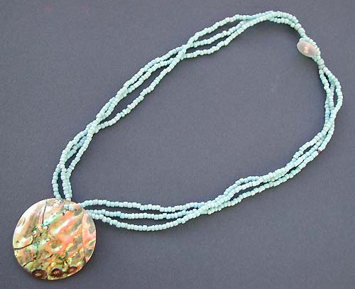 Wholesale costume jewelry, fashion necklace in three beaded string design with seashell pendant