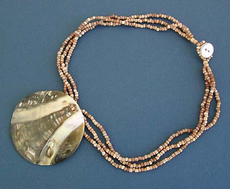 Costume jewelry wholesale shop, beaded triple string fashion necklace with seashell pendant