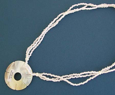 Fashion necklace online wholesale, triple string beaded necklace with flower seashell pendant