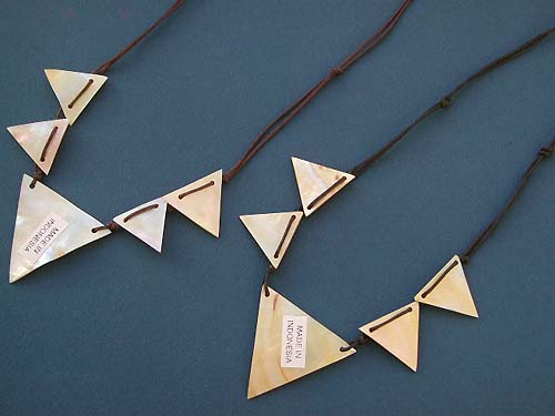 Contemporary jewelry fashion necklace wholesale lot, 5 triangle seashell pendant, imitation leather necklace at true wholesale pricing