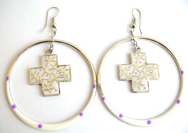 Fashion earring with color painted, lady's high-heel shoe in circle pattern design