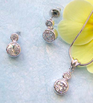 Oriental jewelry direct import supply chain necklace, double rounded clear cz pendant and stud earring set