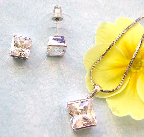 Wholesale Antique jewelry supply chain necklace, diamond clear cz pendant and stud earring set