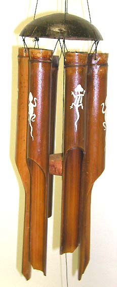 Home decor catalog supply online wholesale Baliness wind chime with gecko pattern design wholesale Windchime - Bamboo windchime with white gecko painted