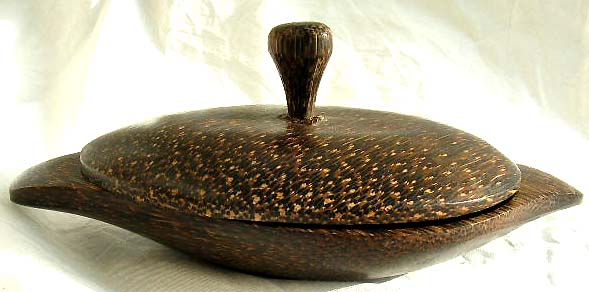 kitchen decor woodcarvings wholesaler supply coconut wood shallow pot with lid and handle