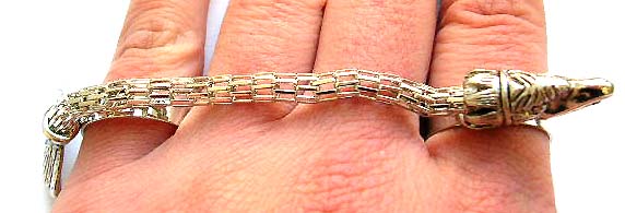 wholesale metal rock jewelry and gothic clothing accessory           
