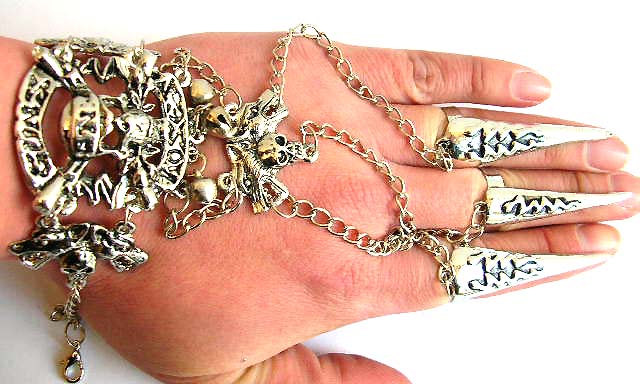 wholesale slave bracelet, guns roses with skull and pistol slave jewellery in gothic fashion       