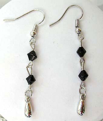 Fashion necklace and earring set, chain necklace with multi black rhinestone embedded web shape dangle pendant at center, beaded fish hook earring for match up    