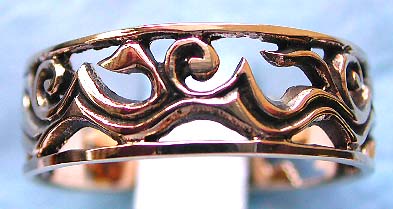 Unique jewelry for wholesaler online supply bronze ring with carved-out floral pattern decor along