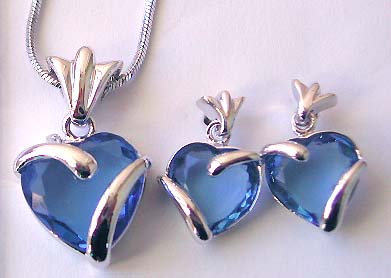 Jewelry for love one supplier wholesale chain necklace, blue heart cz floral top pendant and stud earring set